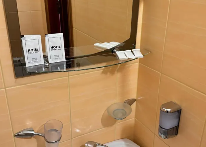 лелеч Otel *