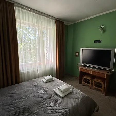 лелеч Hotel Tatariv